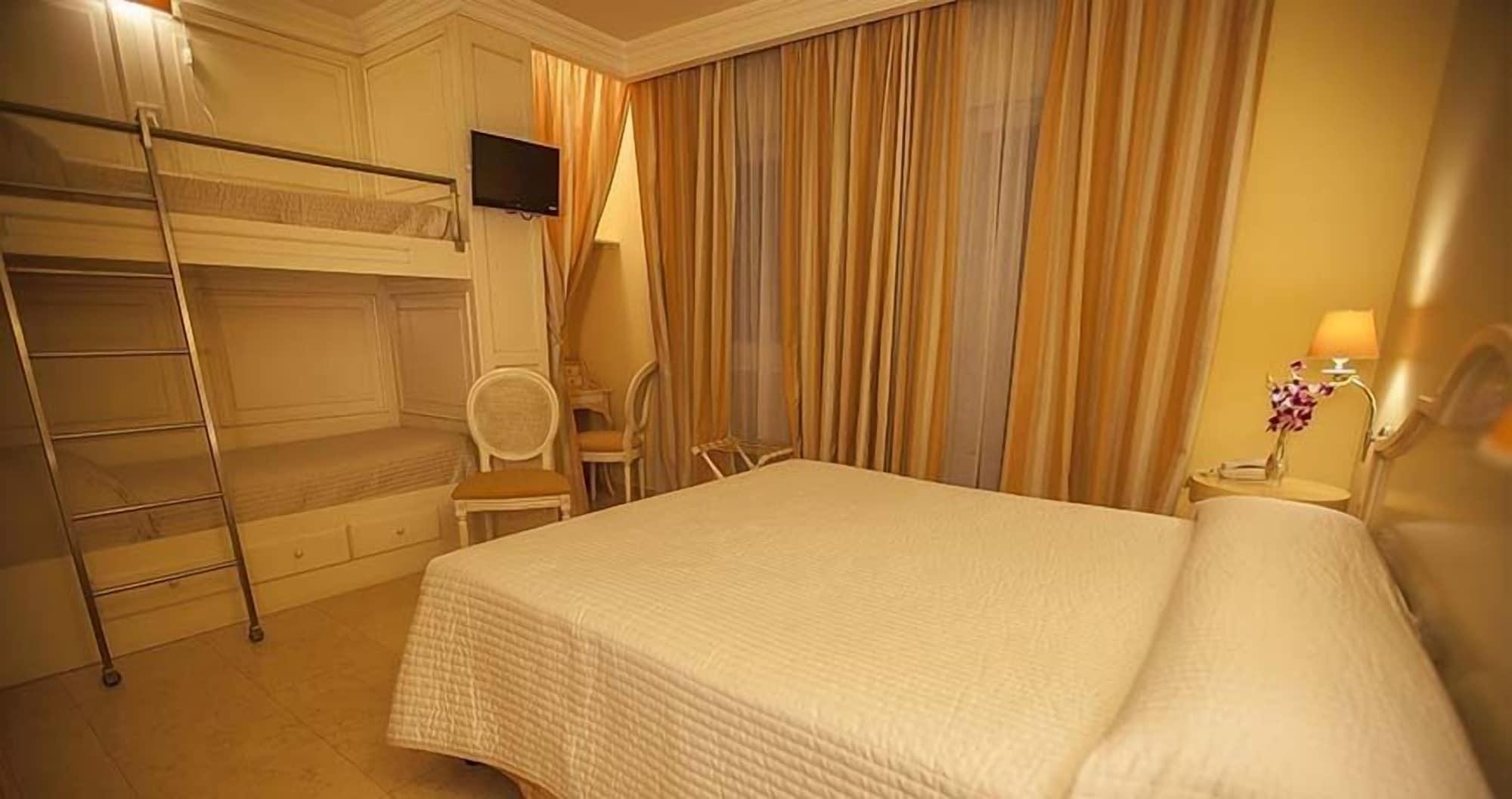 Palace Hotel В'єсте Екстер'єр фото