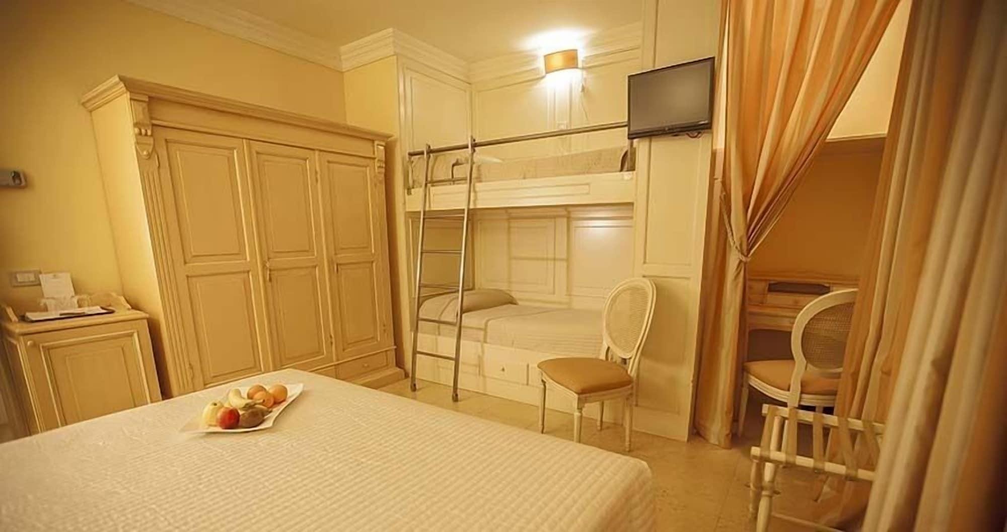 Palace Hotel В'єсте Екстер'єр фото