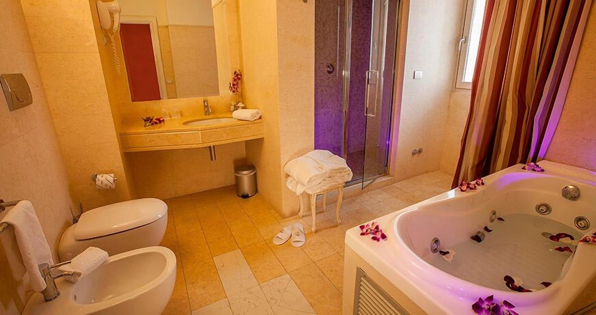 Palace Hotel В'єсте Екстер'єр фото