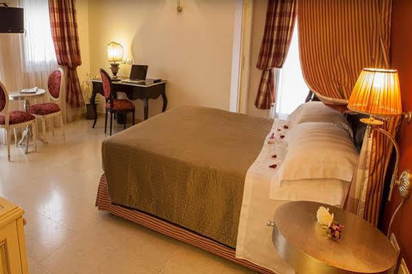 Palace Hotel В'єсте Екстер'єр фото