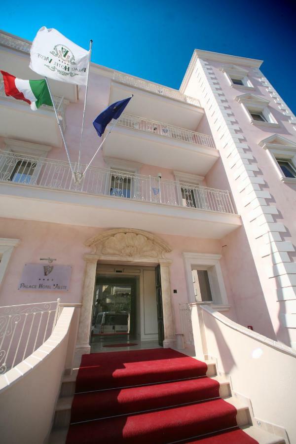 Palace Hotel В'єсте Екстер'єр фото