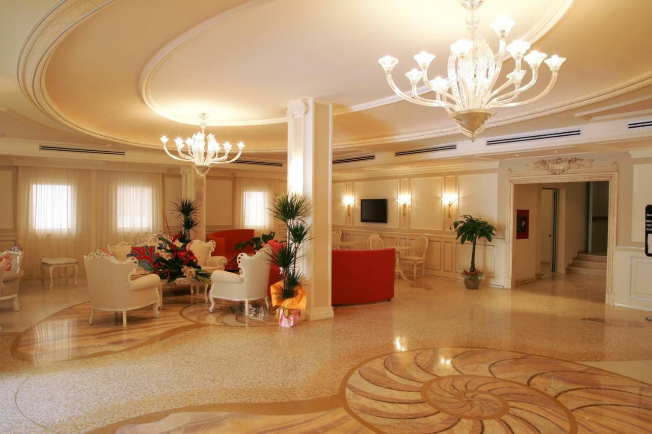 Palace Hotel В'єсте Екстер'єр фото